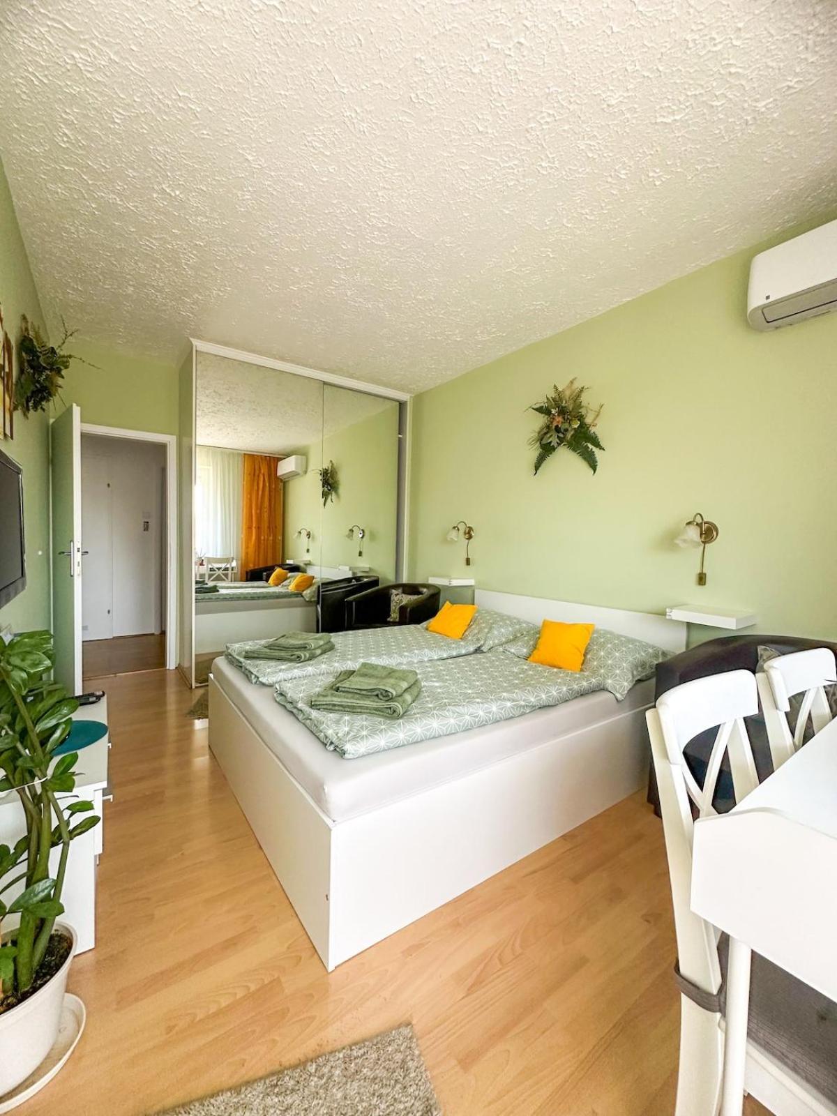 Aloe Apartman Sopron Exterior photo